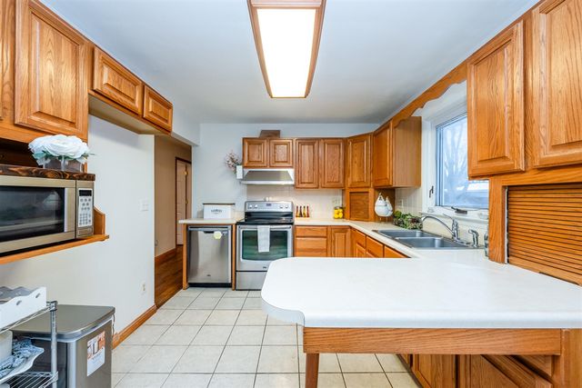 966 Wedgewood Road, Saint Joseph, MI 49085