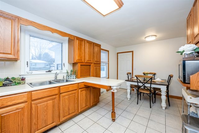 966 Wedgewood Road, Saint Joseph, MI 49085