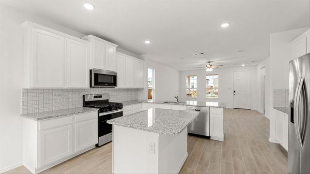 2085 Bayfront Drive, Royse City, TX 75189