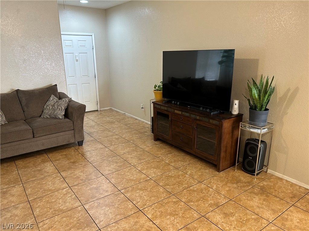 3992 Gray Aster Drive, Las Vegas, NV 89122 — photo 4