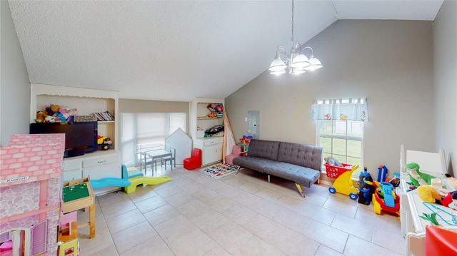 751 County Road 703, West Columbia, TX 77486