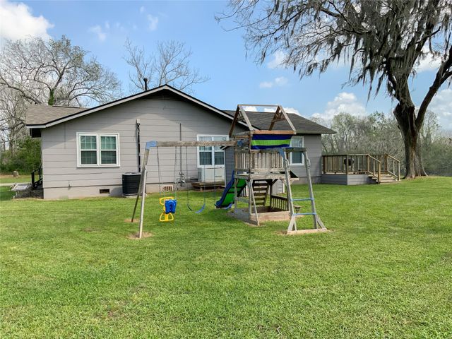 751 County Road 703, West Columbia, TX 77486