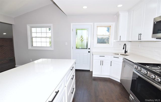 235 E 1st Street, Deer Park, NY 11729