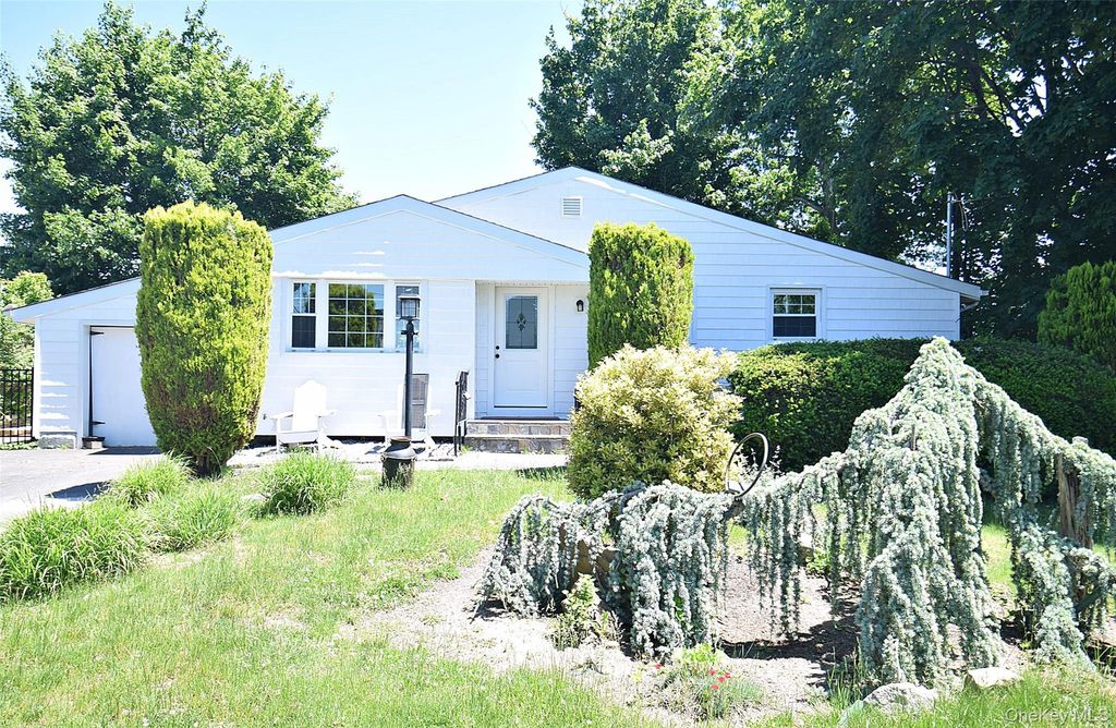 235 E 1st Street, Deer Park, NY 11729