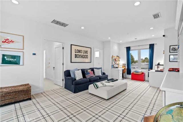 1230 Essex Lane, Newport Beach, CA 92660