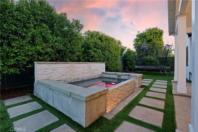 1230 Essex Lane, Newport Beach, CA 92660