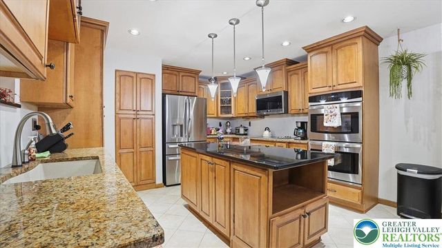 91 Birchwood Drive, Upper Nazareth Twp, PA 18064