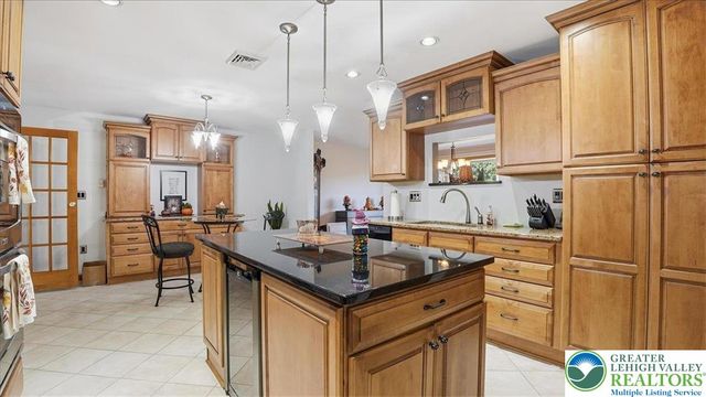 91 Birchwood Drive, Upper Nazareth Twp, PA 18064