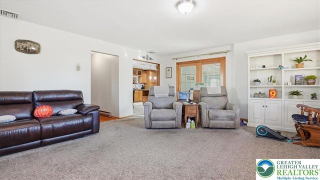 91 Birchwood Drive, Upper Nazareth Twp, PA 18064