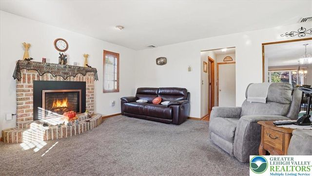 91 Birchwood Drive, Upper Nazareth Twp, PA 18064