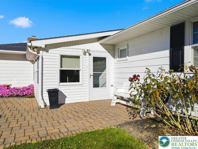 91 Birchwood Drive, Upper Nazareth Twp, PA 18064