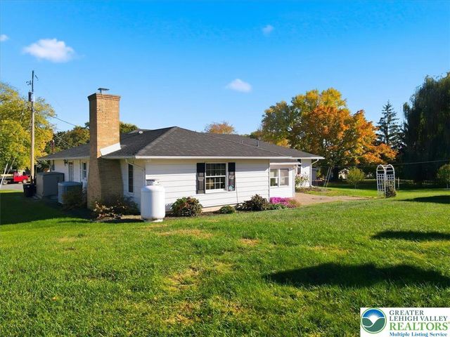 91 Birchwood Drive, Upper Nazareth Twp, PA 18064