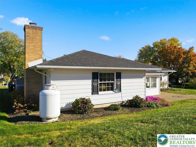 91 Birchwood Drive, Upper Nazareth Twp, PA 18064