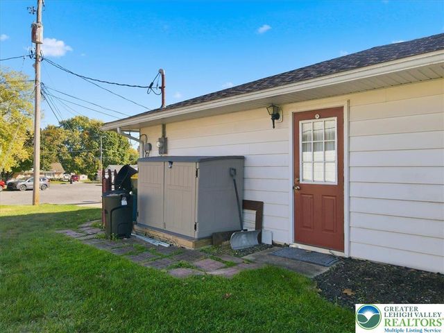 91 Birchwood Drive, Upper Nazareth Twp, PA 18064