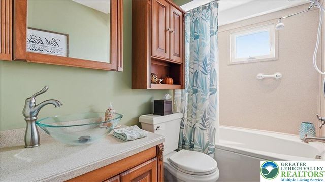 91 Birchwood Drive, Upper Nazareth Twp, PA 18064