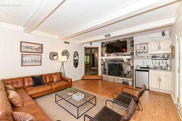 21601 W Lochinvar LANE, New Berlin, WI 53146