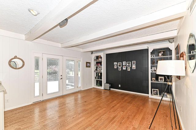 21601 W Lochinvar LANE, New Berlin, WI 53146