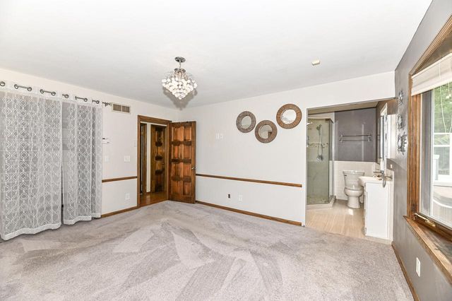 21601 W Lochinvar LANE, New Berlin, WI 53146