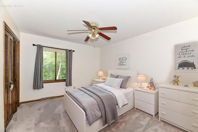 21601 W Lochinvar LANE, New Berlin, WI 53146