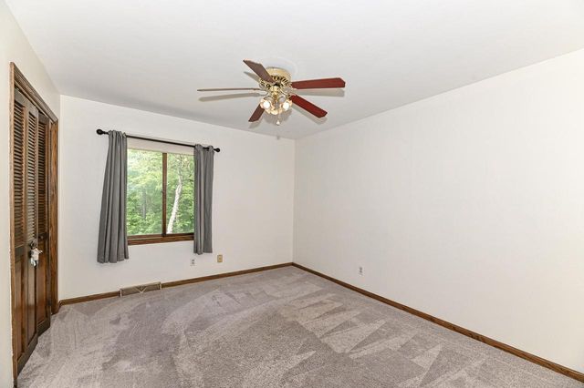21601 W Lochinvar LANE, New Berlin, WI 53146