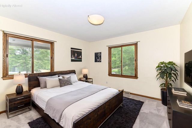 21601 W Lochinvar LANE, New Berlin, WI 53146
