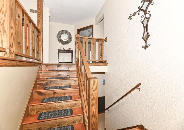 21601 W Lochinvar LANE, New Berlin, WI 53146