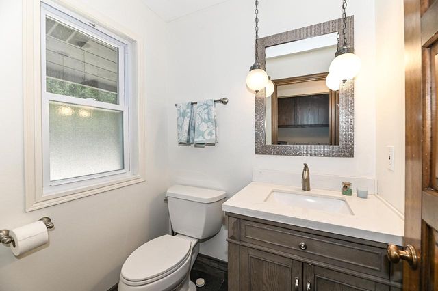 21601 W Lochinvar LANE, New Berlin, WI 53146