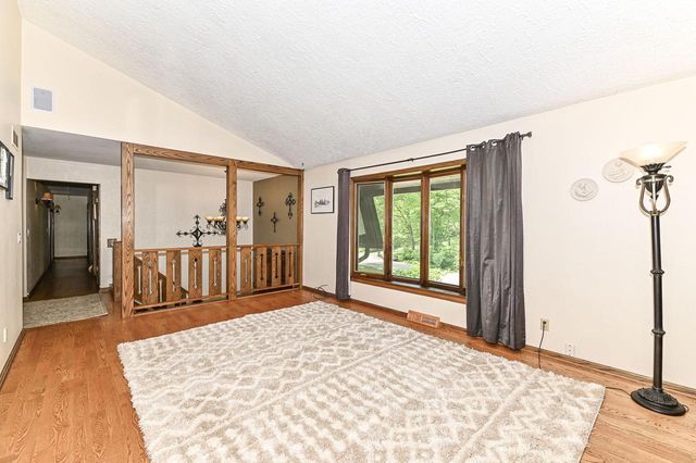 21601 W Lochinvar LANE, New Berlin, WI 53146