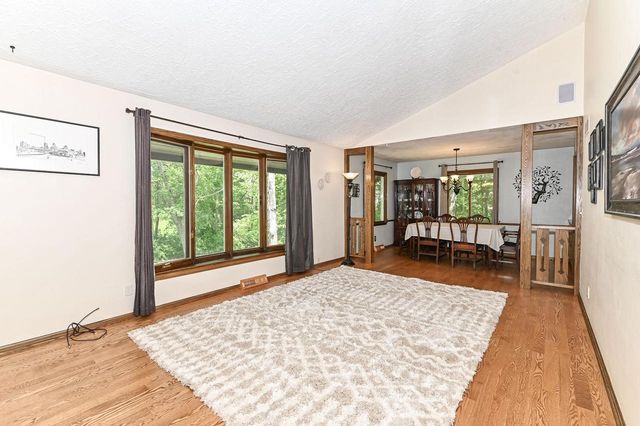 21601 W Lochinvar LANE, New Berlin, WI 53146