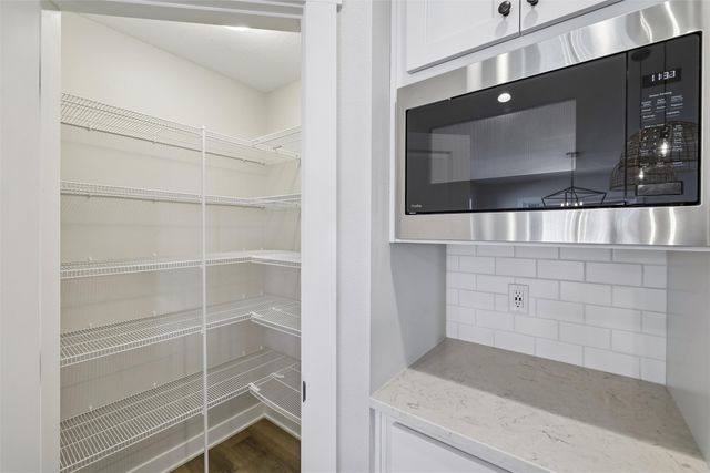 2670 Abbott Drive, Waukee, IA 50263