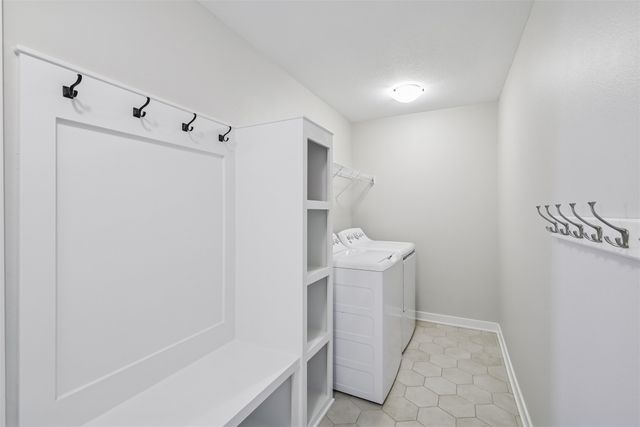 2670 Abbott Drive, Waukee, IA 50263