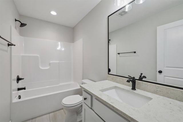 2670 Abbott Drive, Waukee, IA 50263