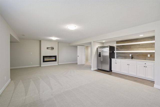 2670 Abbott Drive, Waukee, IA 50263