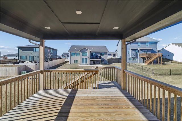 2670 Abbott Drive, Waukee, IA 50263