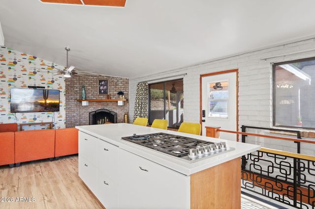 306 W CAMINO Vista, Phoenix, AZ 85021