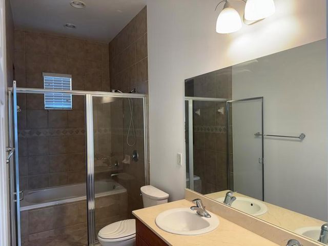2351 Vintage Drive 2351, Lighthouse Point, FL 33064