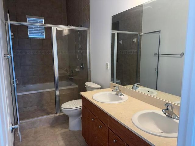 2351 Vintage Drive 2351, Lighthouse Point, FL 33064