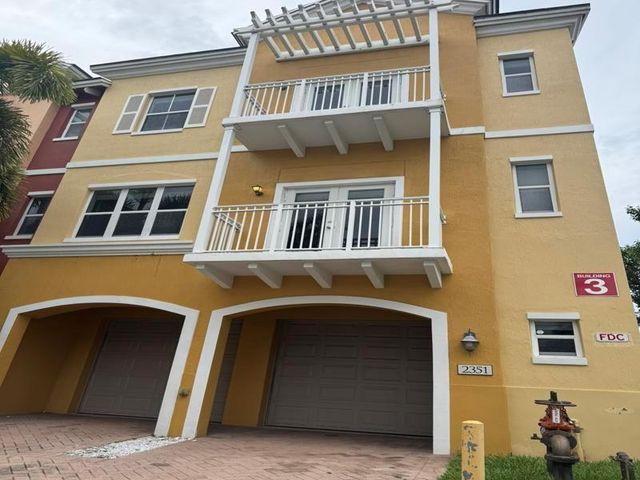 2351 Vintage Drive 2351, Lighthouse Point, FL 33064
