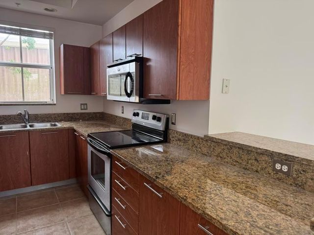 2351 Vintage Drive 2351, Lighthouse Point, FL 33064