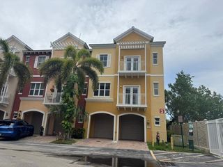 2351 Vintage Drive 2351, Lighthouse Point, FL 33064