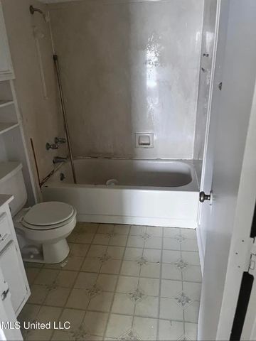 2813 Brookwood Drive, Jackson, MS 39212