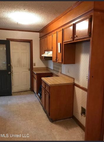 2813 Brookwood Drive, Jackson, MS 39212