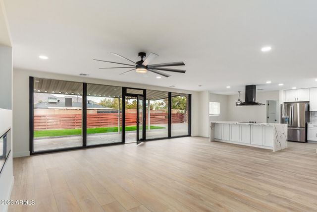 5518 E THOMAS Road, Phoenix, AZ 85018