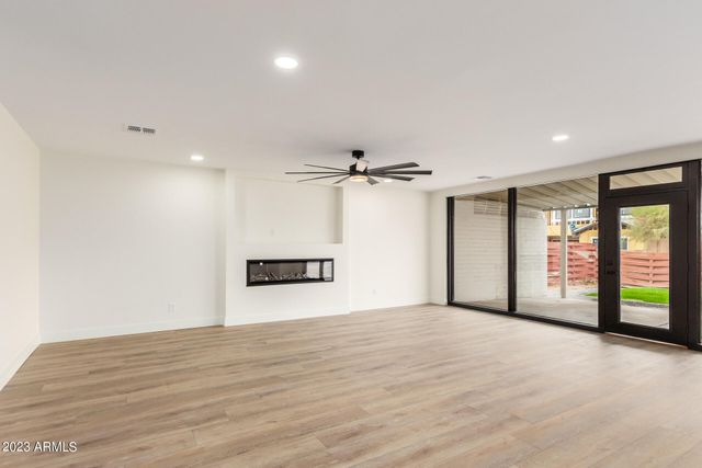 5518 E THOMAS Road, Phoenix, AZ 85018