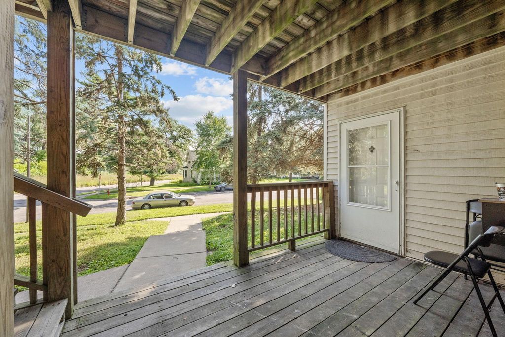 1053 Cromwell Avenue, Saint Paul, MN 55114 — photo 3