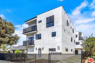 4703 Saturn Street 1/2, Los Angeles, CA 90019