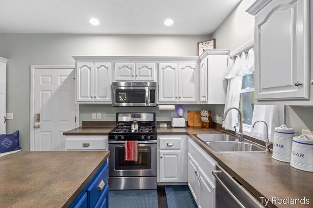 99 Radny Drive Se, Vergennes Twp, MI 49331