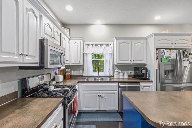 99 Radny Drive Se, Vergennes Twp, MI 49331