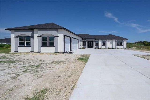 104 Windcrest, Rockport, TX 78382