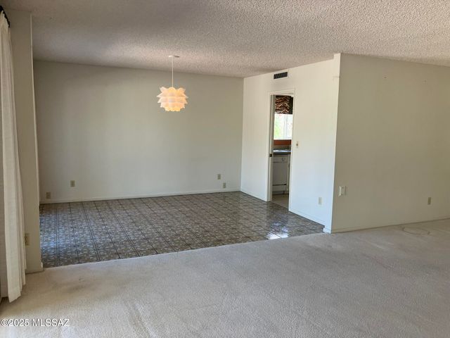 2542 W Casas Drive Drive, Tucson, AZ 85742